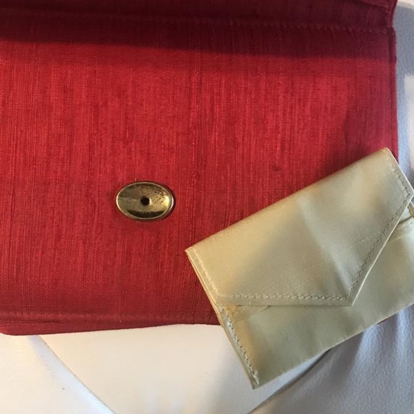 Red Dupioni Silk Vintage Evening Clutch, India - Picture 2 of 6